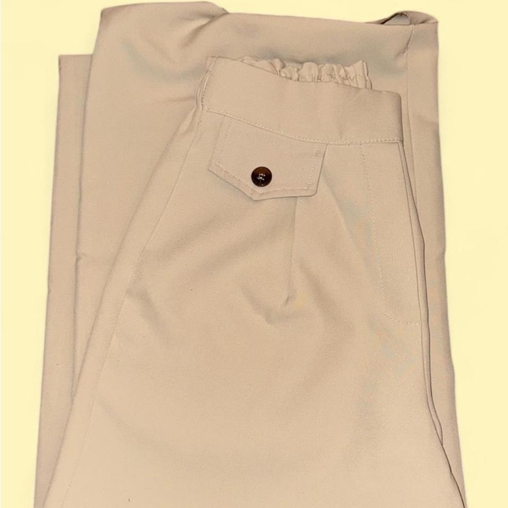 Boohoo women’s petite trousers in Light Beige